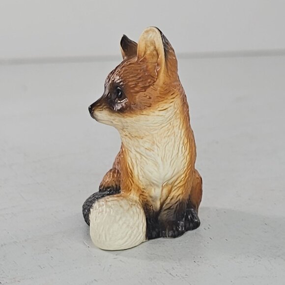 Harvey Knox Baby Fox Kit Figurine Miniature Hand Painted Japan 1983 - Picture 2 of 6